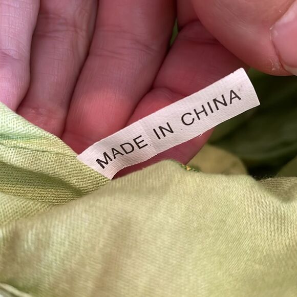 Retro look small green woven purse with flowers & bamboo handles - Picture 5 of 6